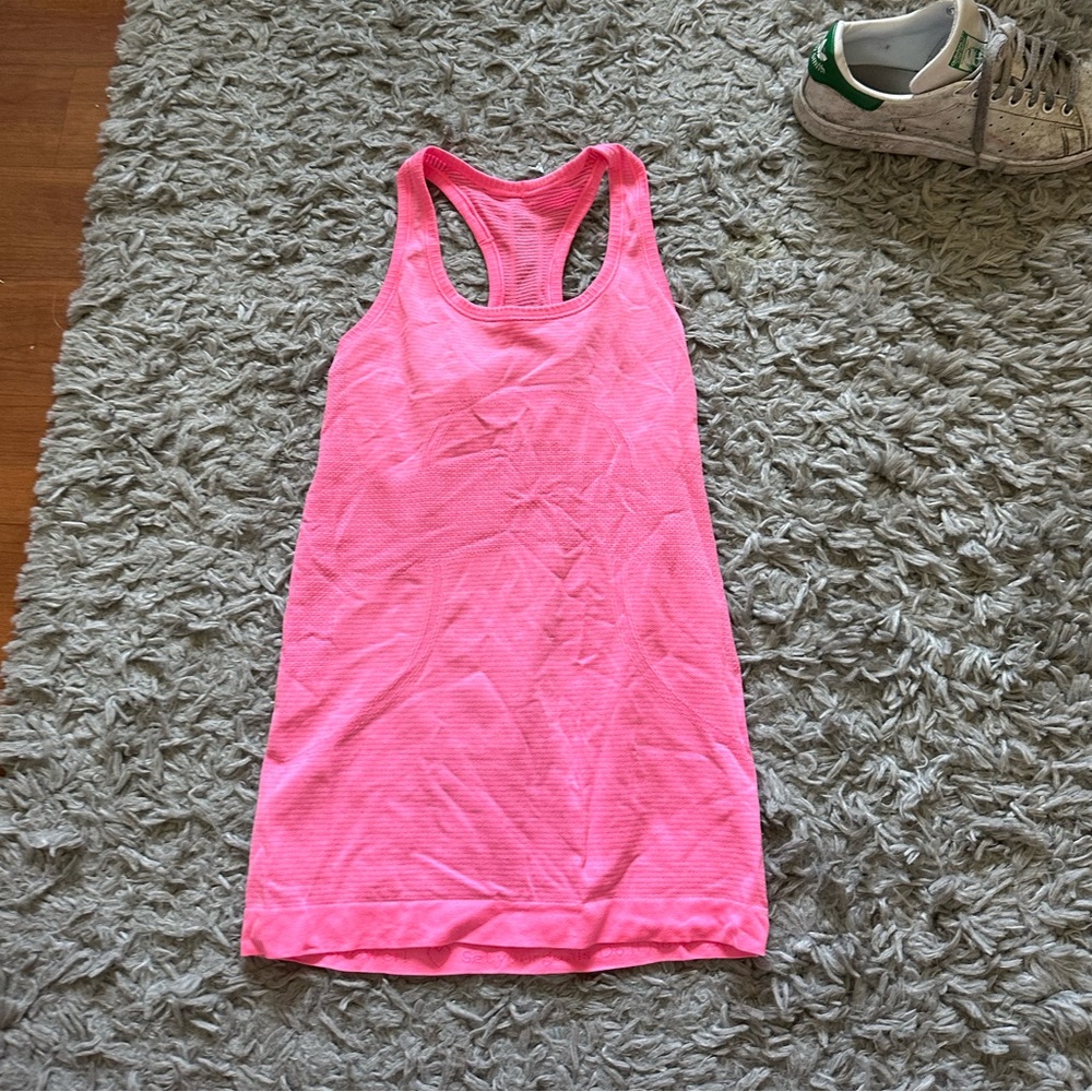 Lululemon top